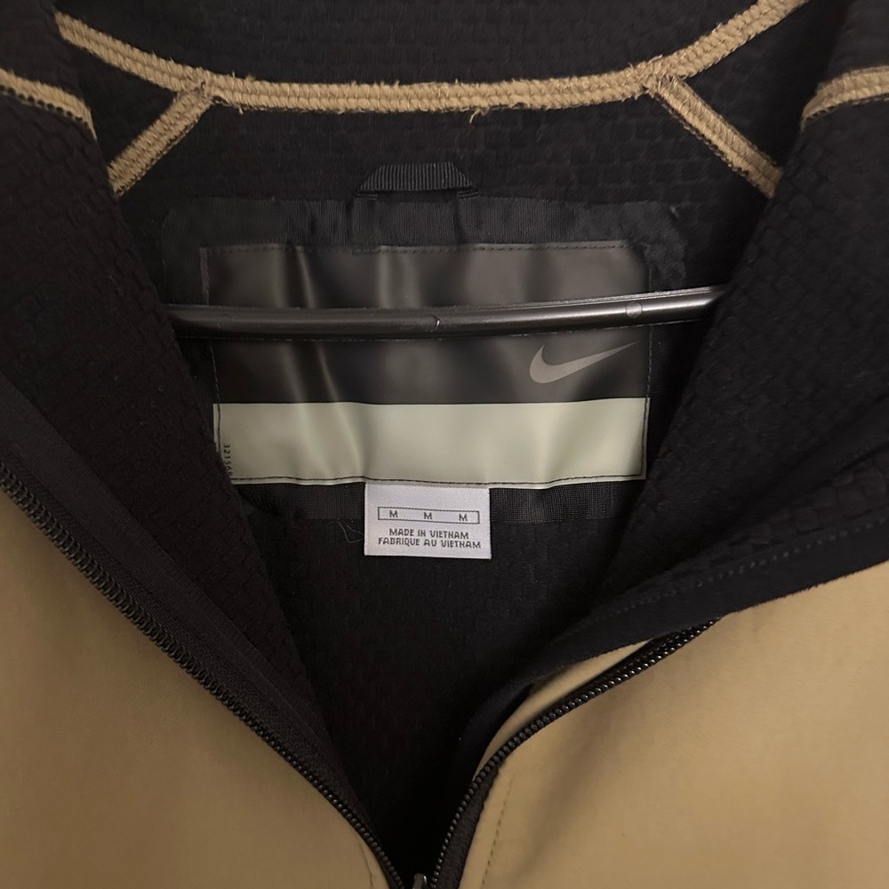 Nike jacket - Picture 3 of 3